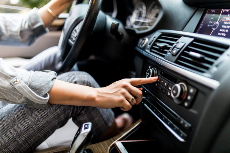 5 Penyebab AC Mobil Tidak Dingin