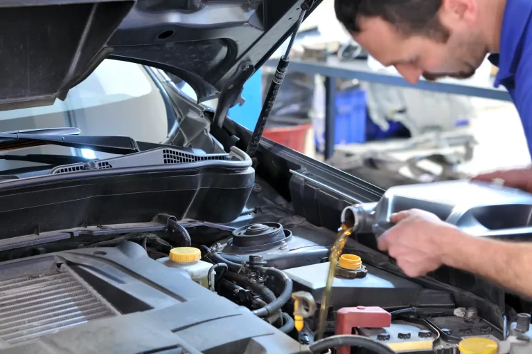 Mitos atau Fakta, Sering Gonta Ganti Oli Menyebabkan Kerak Mesin Mobil?