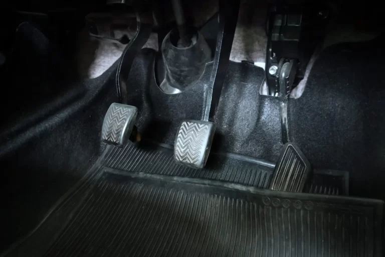 Tips Cara Memilih Karpet Mobil Aftermarket