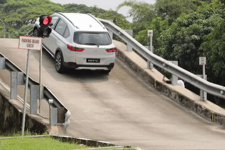 7 Mobil Honda Dengan Fitur Hill Start Assist