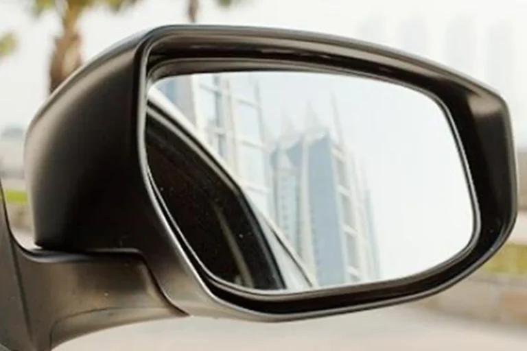 pencurian kaca spion mobil