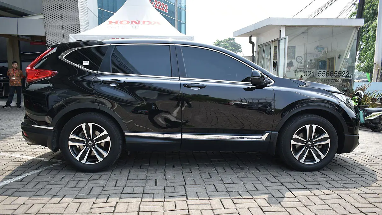 Tampak kanan CRV
