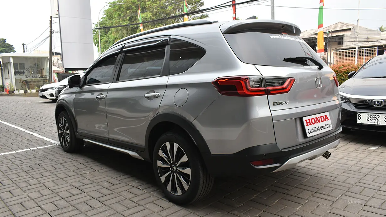 Tampak kiri samping BRV