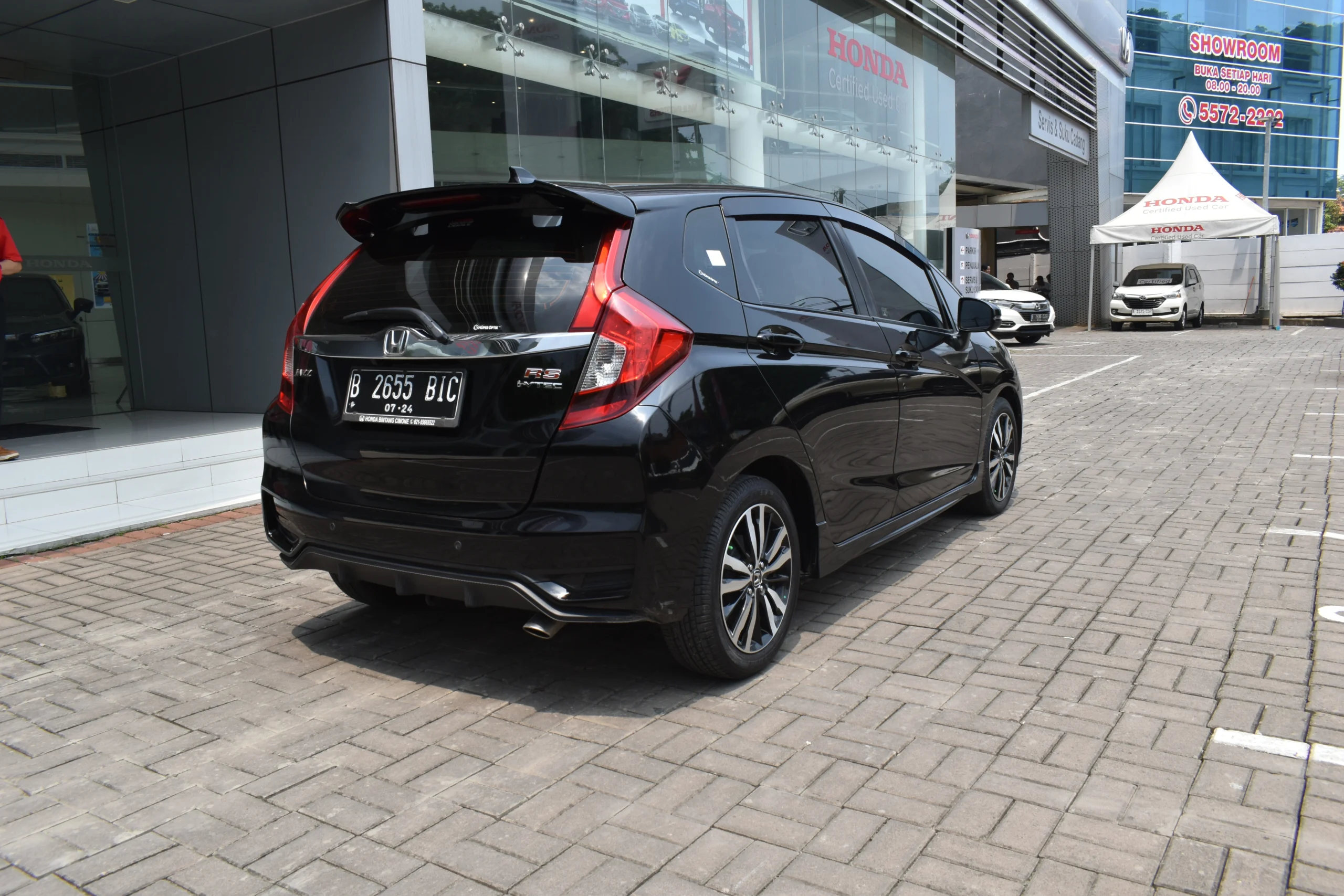 tampak kanan belakang